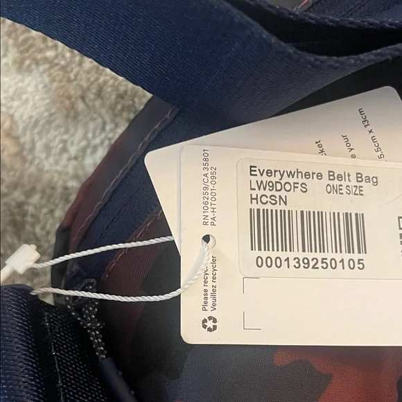 lululemon athletica Camouflage Belt Bag - Blue and Black - Picture 4 of 4